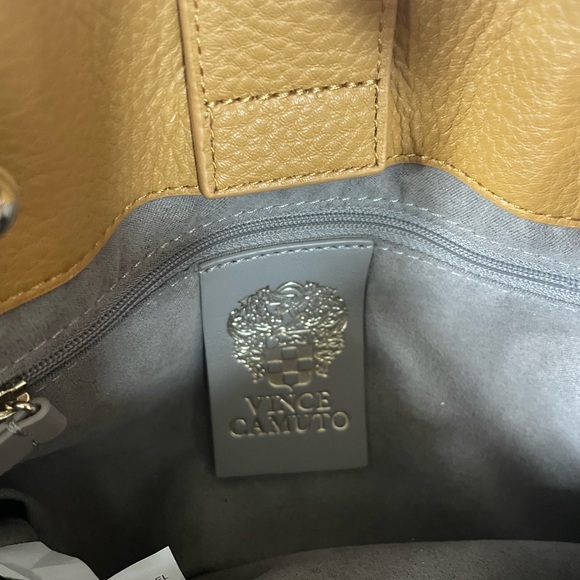 🍁🍁Vince Camuto “Creamy Carmel” Leather Bag - Picture 5 of 10